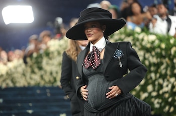 Rihanna ha equilibrado su vida personal y profesional, manteniendo a su hija fuera del ojo público hasta el debut en la revista (REUTERS/Mario Anzuoni)