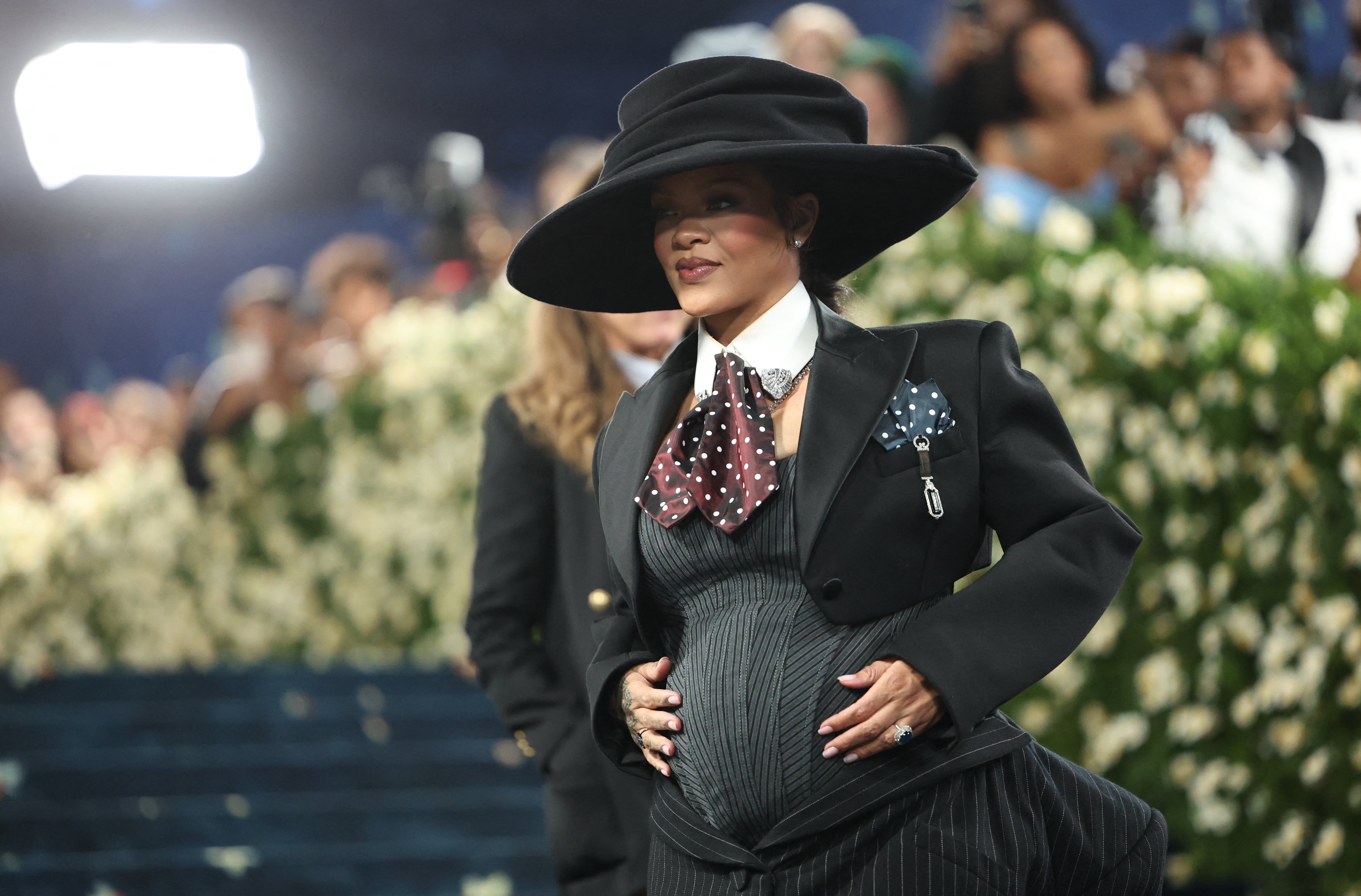 Rihanna ha equilibrado su vida personal y profesional, manteniendo a su hija fuera del ojo público hasta el debut en la revista (REUTERS/Mario Anzuoni)