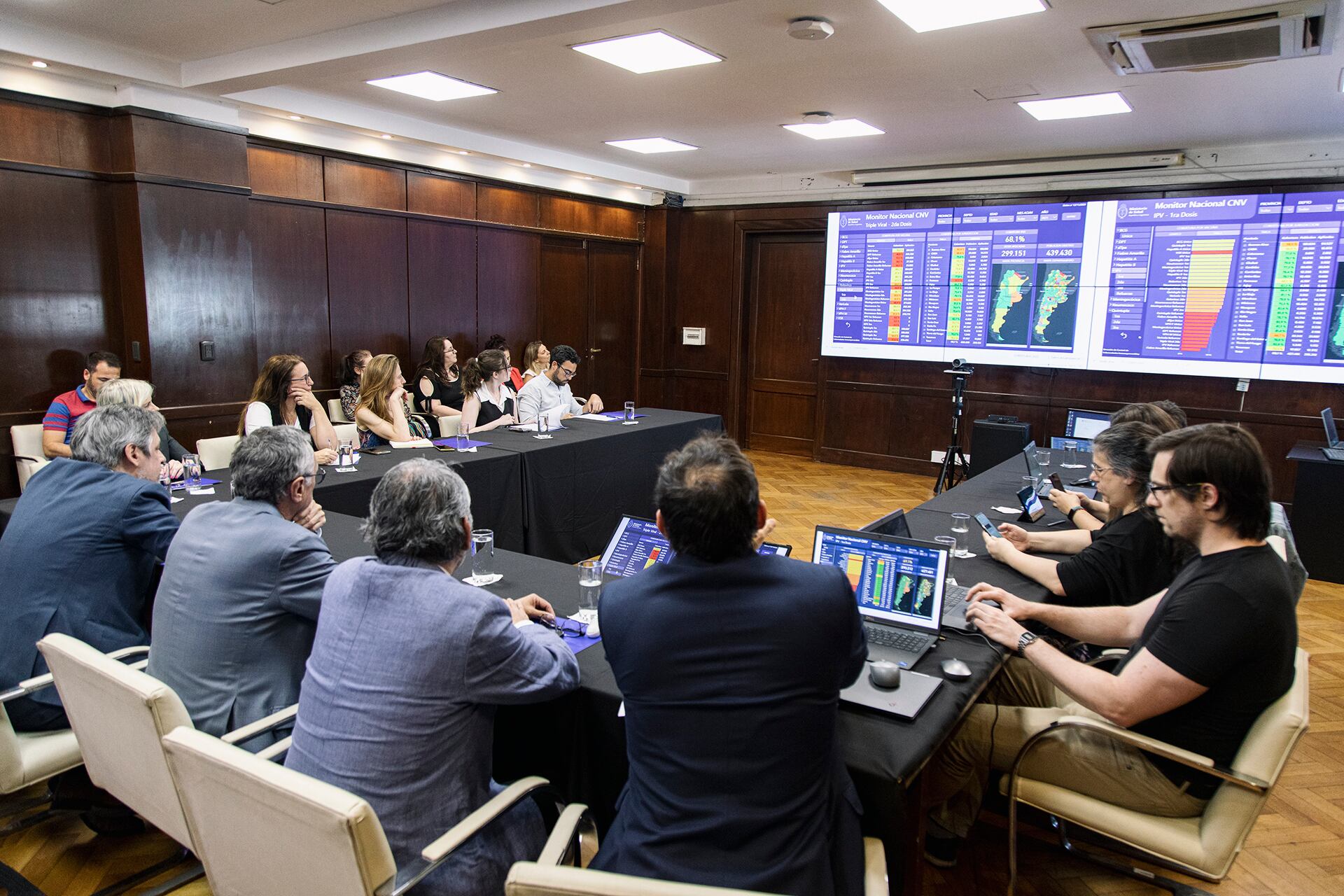 El tablero integra datos del SISA y el NOMIVAC, permitiendo comparar el cumplimiento de esquemas, dosis aplicadas y evolución histórica en todo el país (Gentileza: Ministerio de Salud)