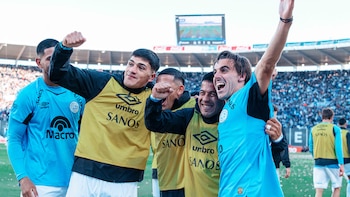 Belgrano logró una histórica victoria por 1-0 ante Talleres en el clásico cordobés y se clasificó a los cuartos del Torneo Apertura