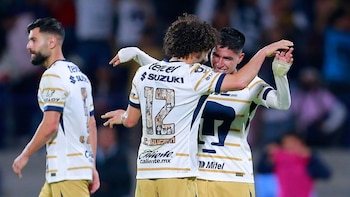 Piero Quispe celebrando su gol