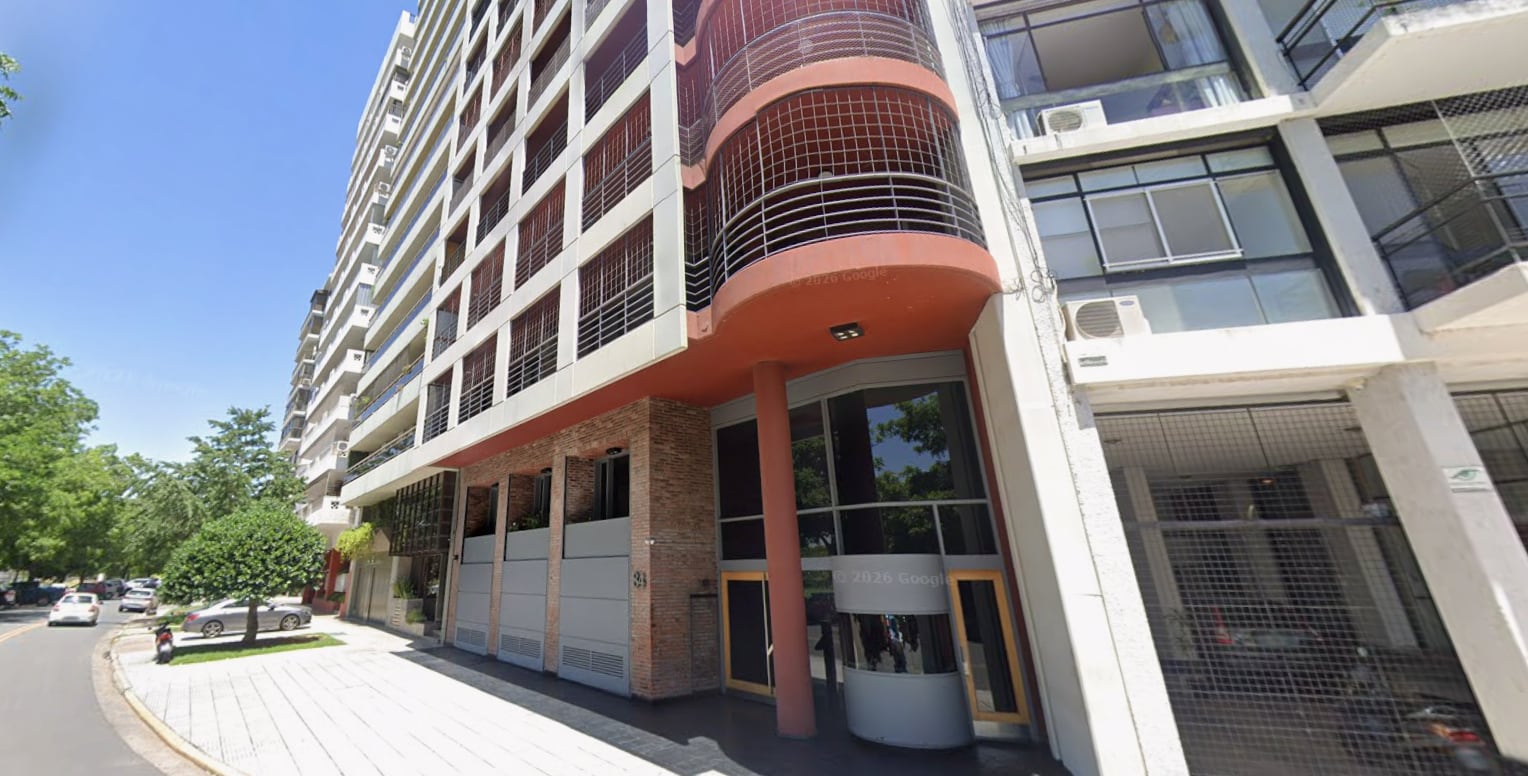 La sustracción de dólares y joyas en un departamento del barrio Martín investigada como un posible 'cuento del tío'