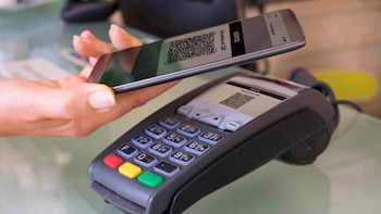 Las plataformas de procesamiento de pagos han adquirido mayor importancia al integrar diversos medios de pago, como billeteras digitales, transferencias bancarias y tarjetas