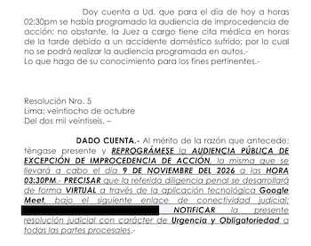 Fragmento de un documento mecanografiado con texto legal sobre la reprogramación de una audiencia judicial y un enlace censurado