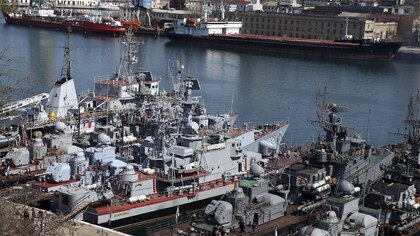 Ucrania continúa sus ataques sobre Crimea: alcanzó otro buque de guerra ruso en el mar Negro