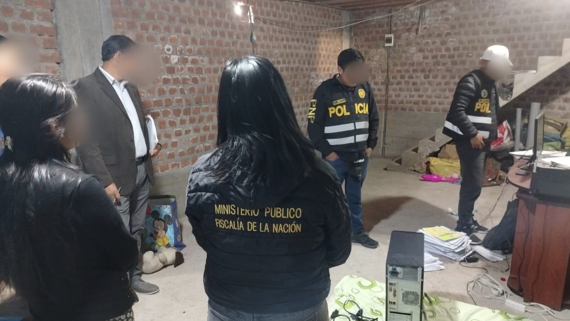 Tres efectivos de la PNP son arrestados por presunta extorsión en Huamanga|Fiscalía