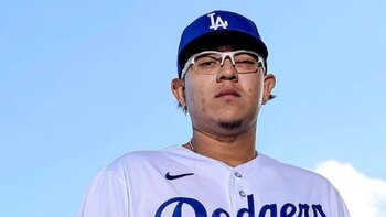 Julio Urías alcanza un acuerdo