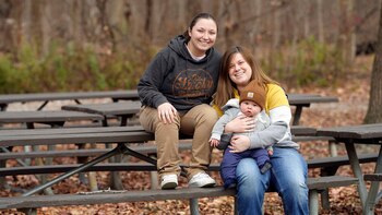 Kayla Ellis con su esposa