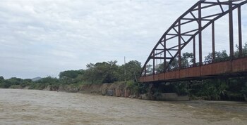 El puente Colache conecta a