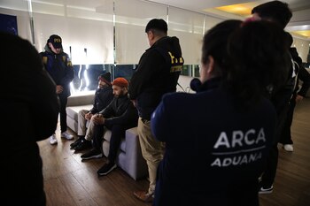El traslado de Isaac Ben Daoude y Ahmed Adda Belkocir desde Montevideo a Buenos Aires