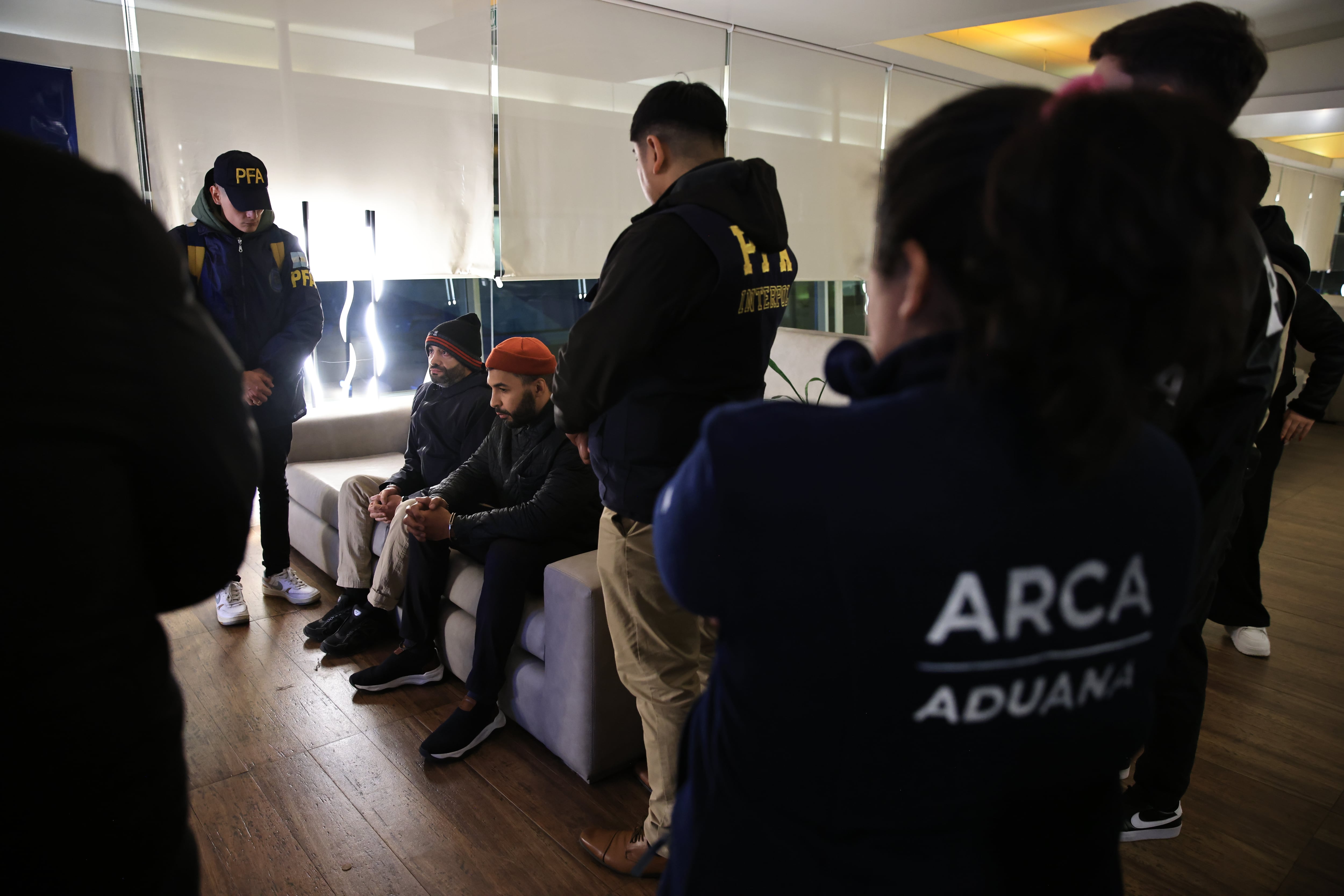 El traslado de Isaac Ben Daoude y Ahmed Adda Belkocir desde Montevideo a Buenos Aires