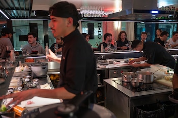 Shima Handroll Bar combina la