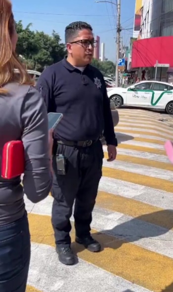 : El comportamiento del conductor y la decisión de permitirle retirarse alimentaron las sospechas de algunos internautas. Sin embargo, las imágenes no permiten confirmar que existiera algún acuerdo irregular,