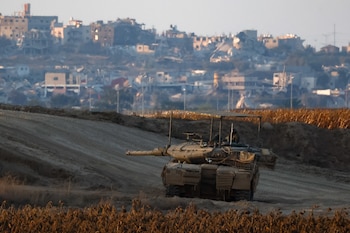 Un tanque israelí apostado en