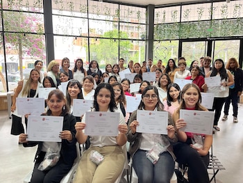 Graduadas del programa "Women in
