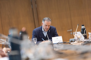 El presidente de Uruguay, Yamandú Orsi, en una reunión de su Consejo de Ministros (Camilo dos Santos Ayala, Presidencia)
