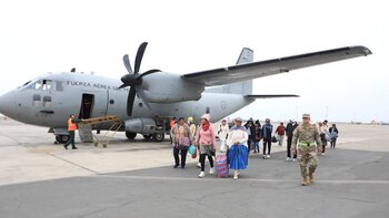 Menores con sus padres en