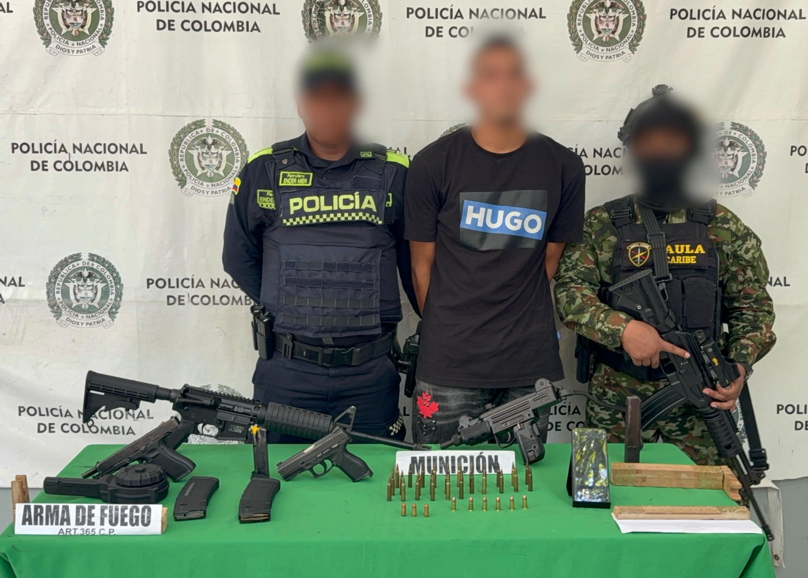 Tras el atentado contra el empresario Raúl Montes, el menor de edad fue capturado por el Gaula y presentado ante las autoridades - crédito Policía Departamento Atlántico