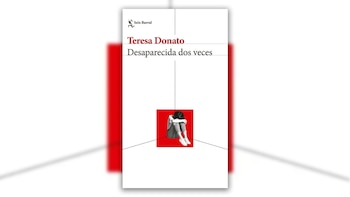 Portada del libro 'Desaparecida dos veces' de Teresa Donato, con un diseño blanco y líneas negras, mostrando una figura encogida en un cuadrado rojo