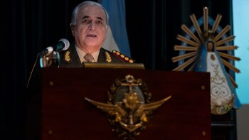 El teniente general Bari del