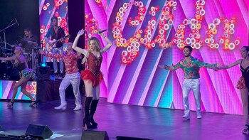 La artista imita a diferentes