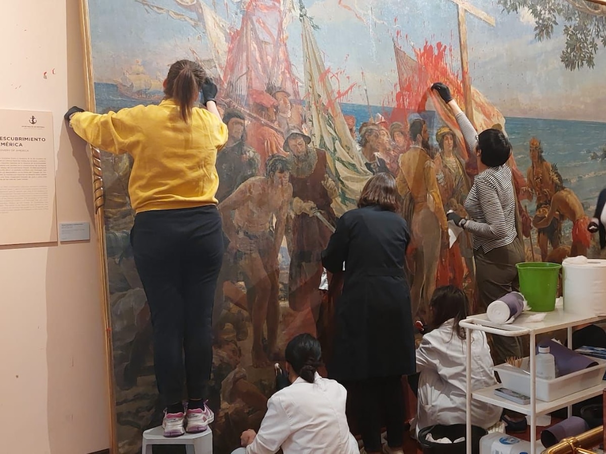 Queda restaurado el cuadro atacado por pintura por dos activistas de 'Futuro Vegetal' en protesta por el 12-O - Infobae