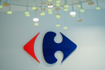 10/12/2021 Logo de Carrefour. (Europa