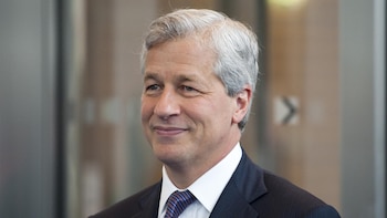 El CEO de JPMorgan advierte al ministro de Finanzas británico sobre el riesgo de mayores impuestos a la banca