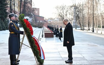 Vladimir Putin en la Tumba