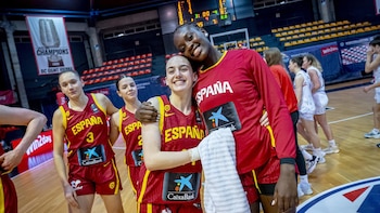 La pívot Awa Fam hace historia para el baloncesto español con su tercer puesto en el 'draft' de la WNBA
