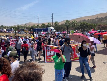 Manifestantes y pescadores reclamaron a