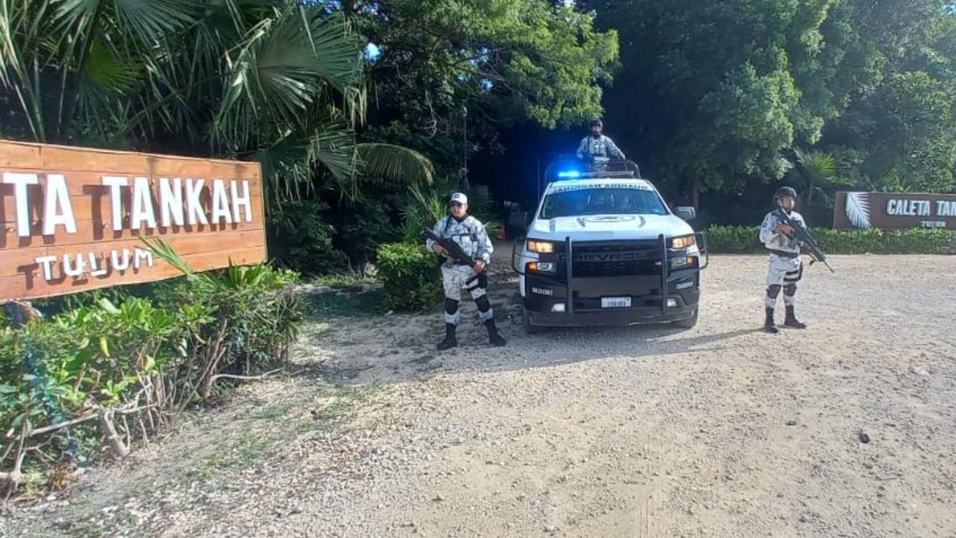 Elementos federales atienden y están desplegados en diversas zonas turísticas de Tulum. (FOTO: X: @GN_MEXICO_)