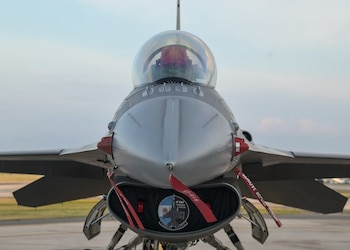 Esta es la crónica de un recorrido por el corazón del programa F-16, una historia de hangares, tecnología, entrenamiento y una inversión sin precedentes, que culmina con una experiencia difícil de describir (Foto: archivo DEF)