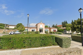 Farmacia regentada por Estelle Méjean,