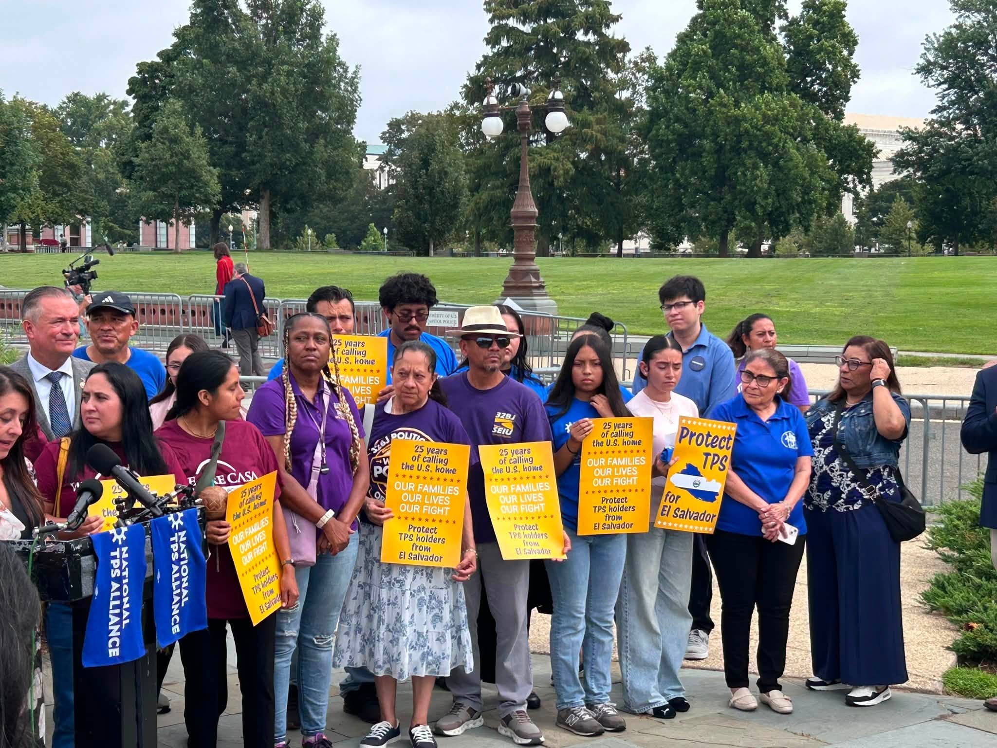La falta de una decisión oficial sobre el TPS mantiene en incertidumbre a unos 170 mil salvadoreños que residen en Estados Unidos bajo esa protección migratoria. (Foto cortesía ASOSAL Los Ángeles)