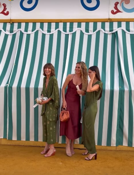 Eugenia, Alejandra Osborne y Ana Cristina Portillo Domecq en la Feria de Abril 2026 (INSTAGRAM).