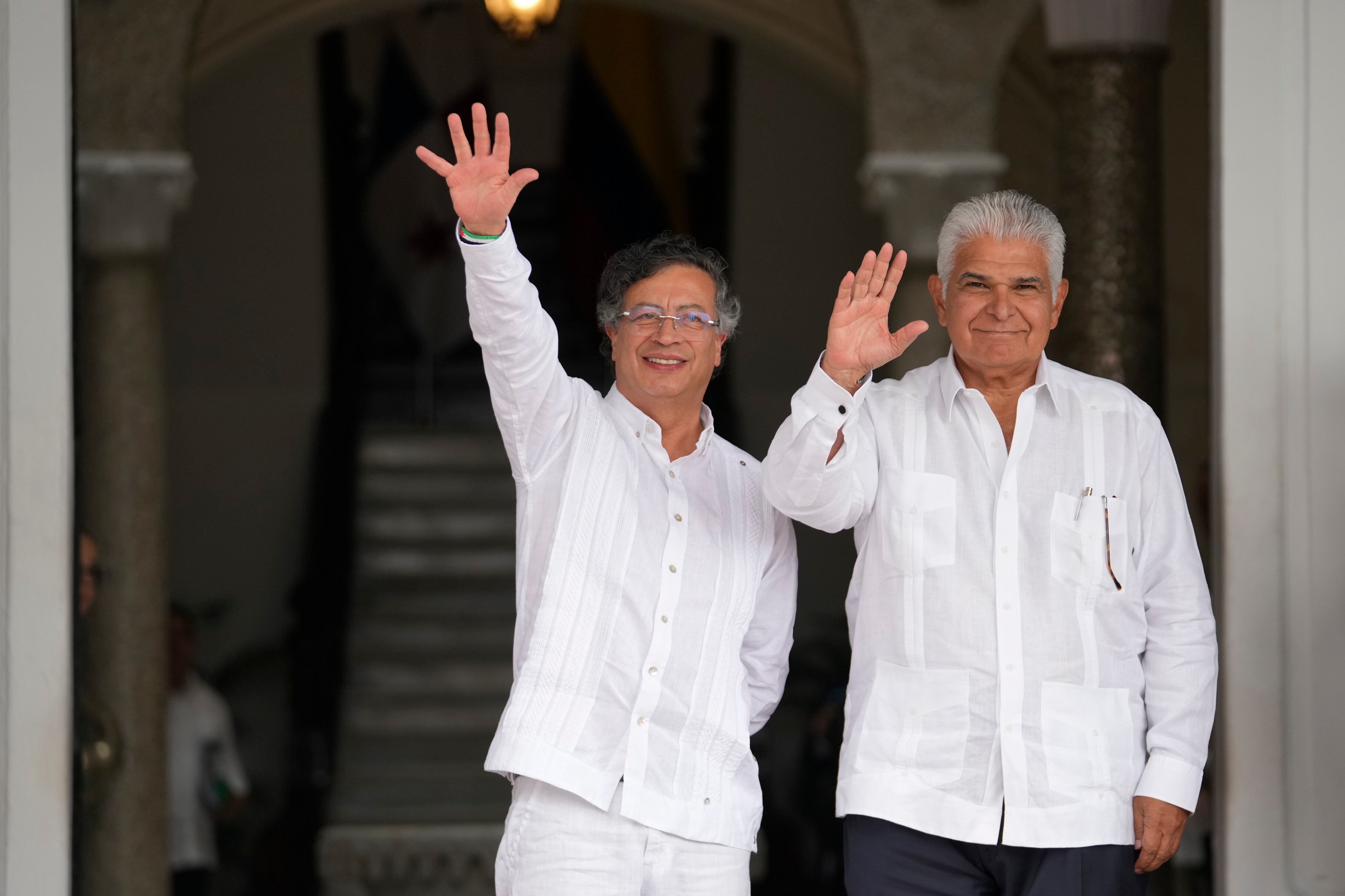 Los mandatarios no comparten postura en varios temas, principalmente la intervención sobre la crisis migratoria - crédito AP