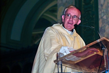 Jorge Bergoglio ante las Comunidades