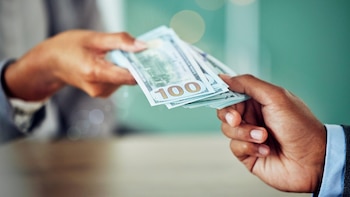 Analistas afirmaron que se podría generar una bonanza cambiaria si se limita la inversión externa de los fondos privados de pensiones