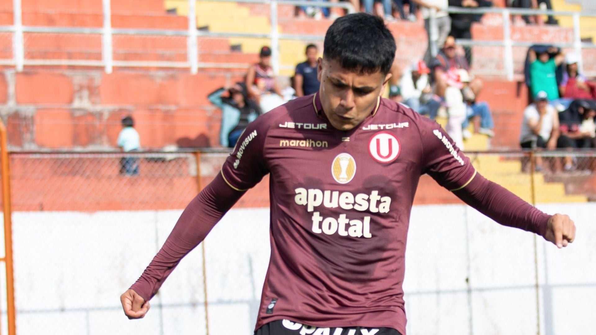 Jairo Concha fue fundamental en Universitario para la remontada ante UTC. Crédito: Liga 1.