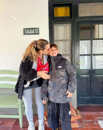 Jimena, pura ternura con sus