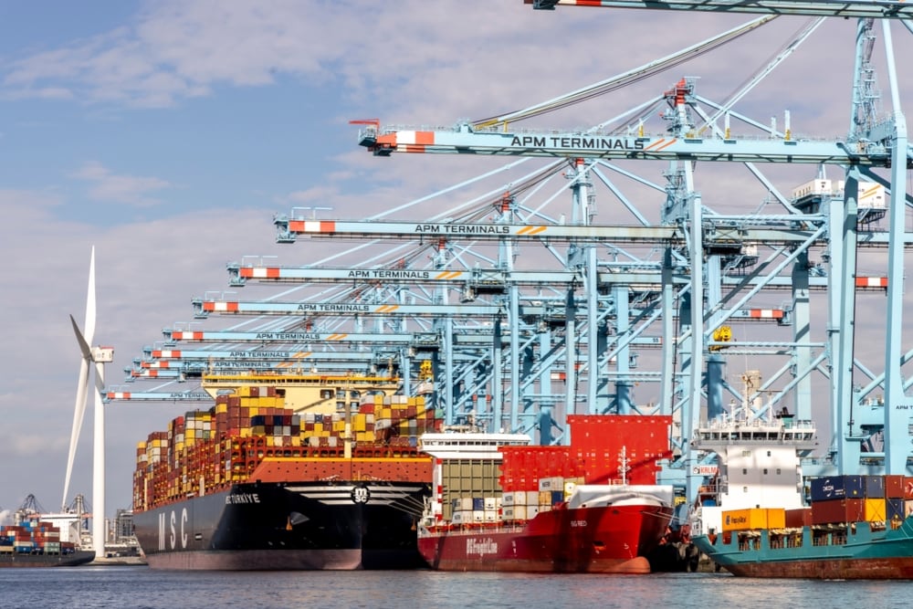 Los puertos ya no cumplen únicamente una función de intercambio comercial, se convirtieron en nodos clave para la producción industrial, la distribución de energía, la movilidad militar y la integración logística de las economías europeas (Foto: Shutterstock)