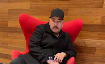 El cantante sufrió fuertes dolores que lo obligaron a ser internado de madrugada en un hospital en México (Foto: Instagram@lupilloriveraofficial)