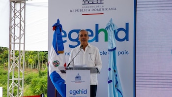 El gobierno de República Dominicana entrega carretera tras 50 años de espera