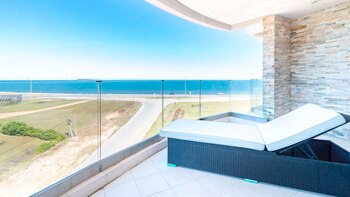 Azure Ocean Reserve es un