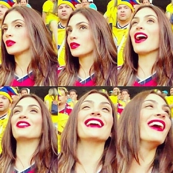 Natalia Betancourt fue captada durante el partido entre Colombia y Brasil en el Mundial 2014 por la transmisión oficial - crédito @nataliabetancourthoyos/Instagram