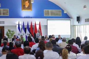 Durante la consulta hubo 16 intervenciones de los partidos políticos y no se produjo ninguna objeción a las reformas constitucionales que empujan Daniel Ortega y Rosario Murillo. (Foto 19 Digital)
