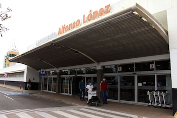 El aeropuerto Alfonso López Pumarejo no satisface la alta demanda durante el festival, aun con refuerzo de rutas áreas de Avianca, Latam, Wingo y Clic - crédito ANI
