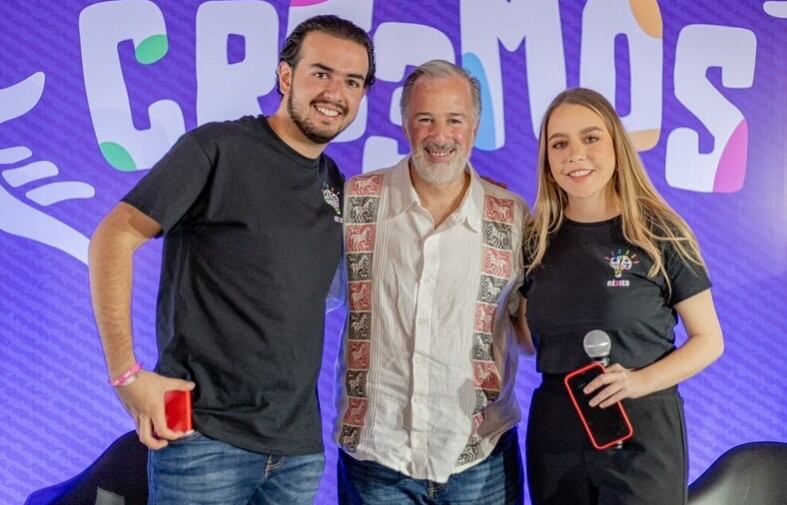 Jimena Villicaña y Carlos Moris con Meade en evento de la organización. Ig: @creemos.mx