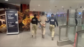 El ciudadano mexicano-israelí es requerido por Emiratos Árabes Unidos por delitos de estafa, lavado de activos y falsificación - crédito Migración Colombia
